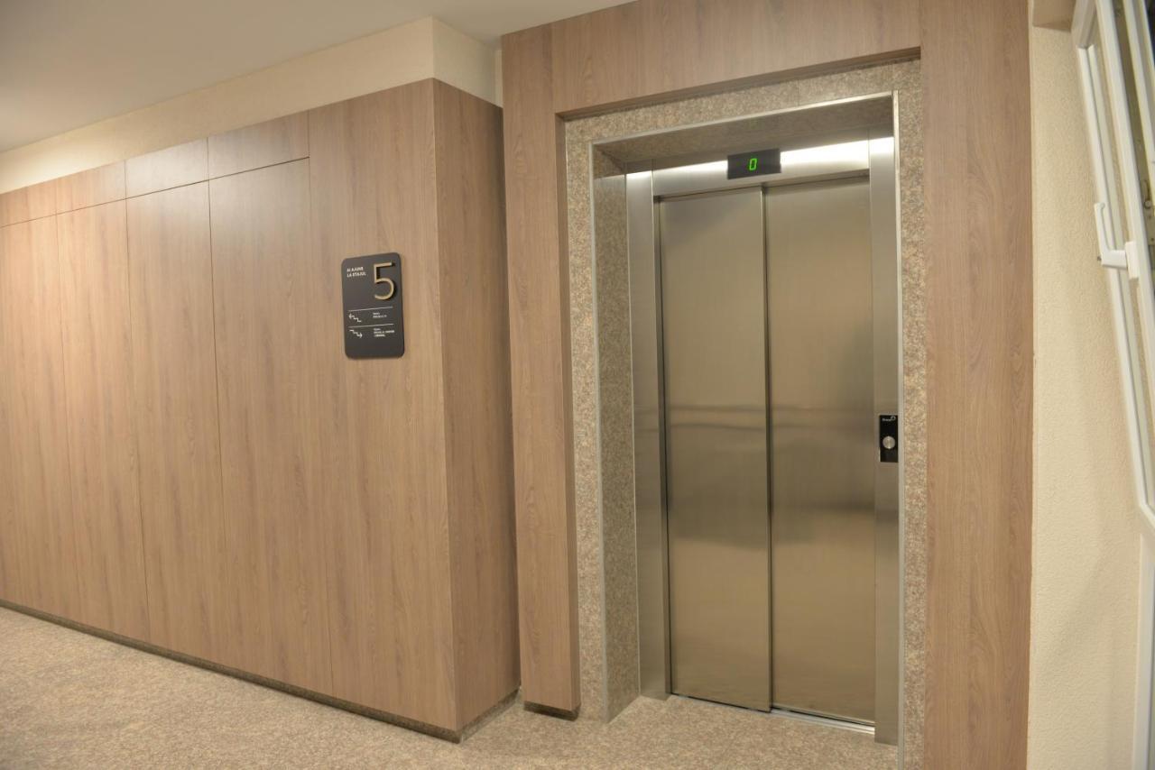 Coresi Deluxe Apartment Brasov Bagian luar foto